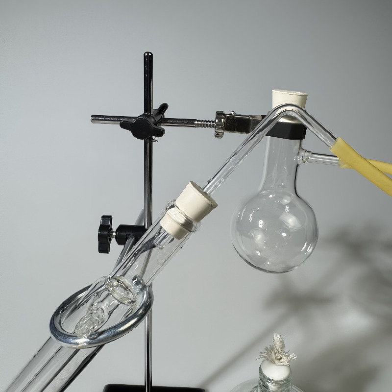 جهاز التقطير المنزلي مجموعة ال - مراجعة Science Kit وسعره